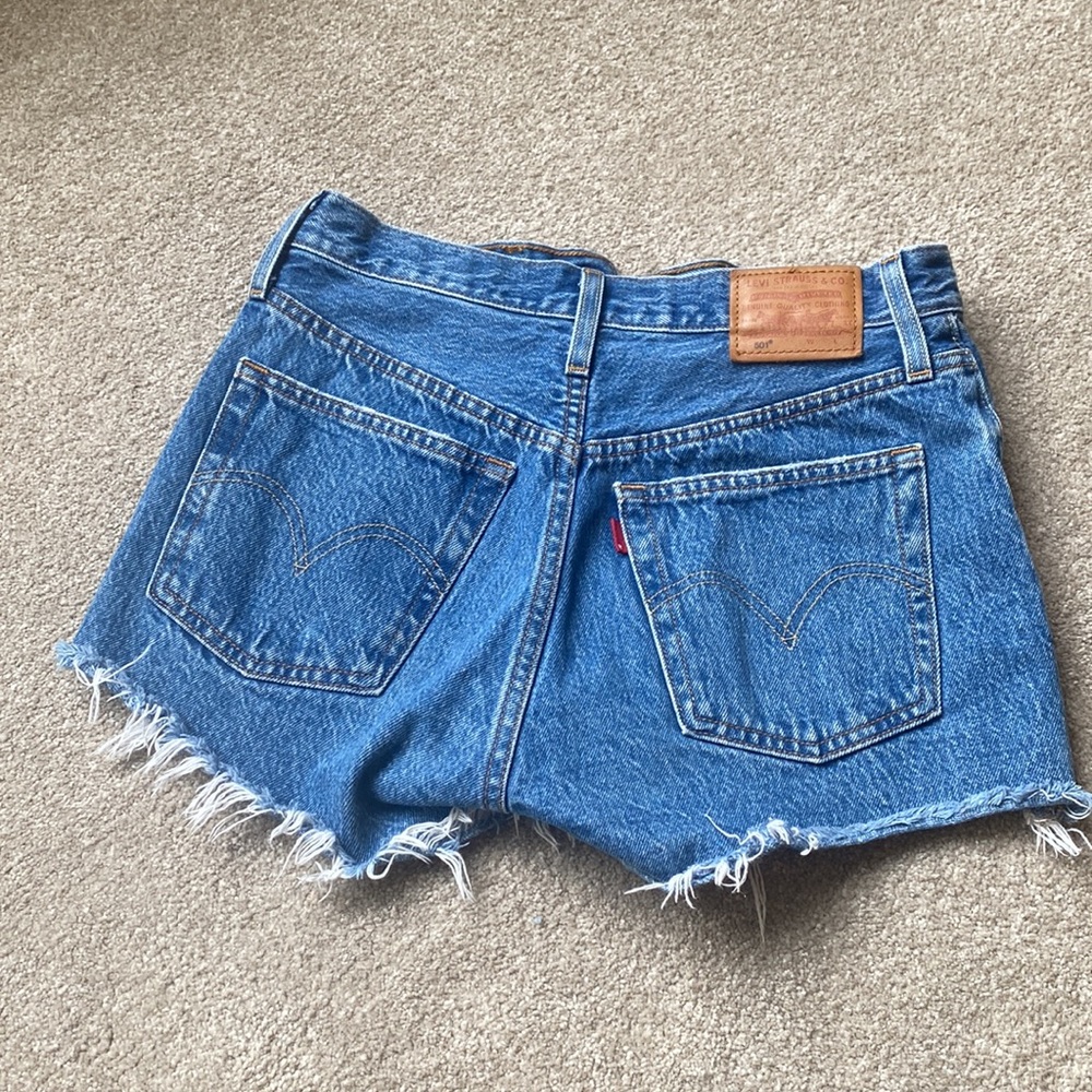 Levi’s shorts - Picture 4 of 5